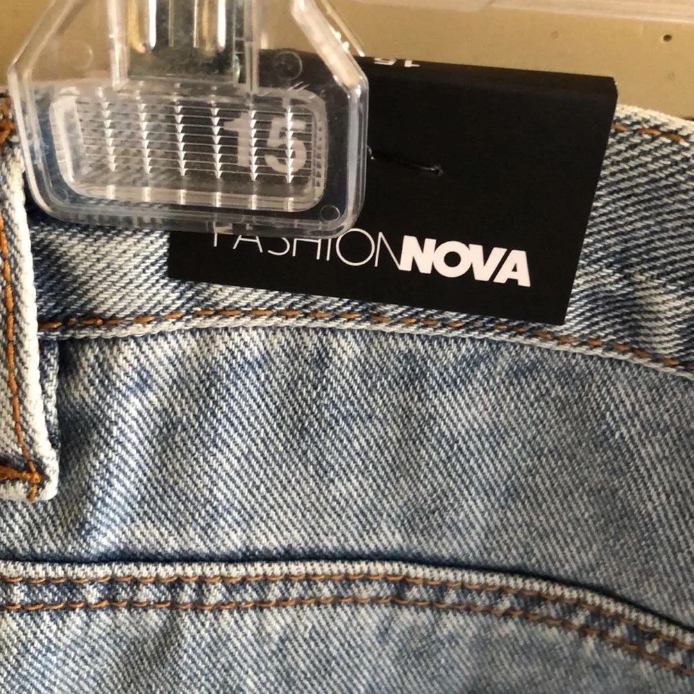 FashionNova Breaking Chains Straight Leg Jeans - Picture 9 of 13